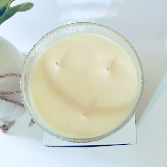 Chateau De Versailles “Trianon 1693” Scented Candle - Picture 3 of 10